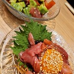 酒と魚とオトコマエ食堂 LINKS UMEDA店 - まぐろユッケとマグロアボカド