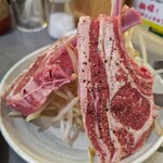 ジンギスカン 小仔羊 - ラムチョップ（10g98円）1本単位で注文。これは1本1,151円