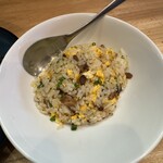 醤油ラーメン しのわ - 半チャーハン