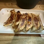 醤油ラーメン しのわ - 黒豚ギョウザ500円