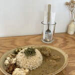 本と玄米カレー ヨスカ - 