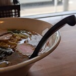 かまや食堂 - 浮き油は多め