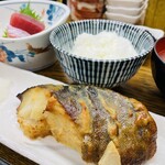 魚力 - 銀だらみそ焼き&刺盛り定食