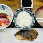 魚力 - 銀だらみそ焼き&刺盛り定食