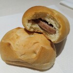 AMERICAN BAKERY - スターロール$0.75、スパム＆チーズロール$2