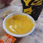 Taco Bell - チーズのソースが美味しい。
