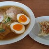 佐野ラーメン さちや - 佐野ラーメン味玉トッピング、手作り焼き餃子