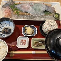 対馬のどぐろとイカ活き造り 博多 魚蔵 都ホテル店 - 