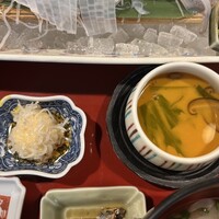 対馬のどぐろとイカ活き造り 博多 魚蔵 都ホテル店 - 