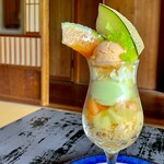 カフェ 閑居 - 季節限定  メロンパフェ