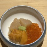 鮨 華 - 【三色の小丼】