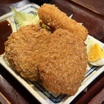 サギタリュウス - 料理写真:日替わりのミンチ、カレーコロッケ、かにクリームコロッケ