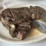 Ruth's Chris Steak House - Tボーンステーキ