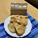 たいやき 一休 - 料理写真:たいやき4種、全員笑っとるらしいが…(u_u)