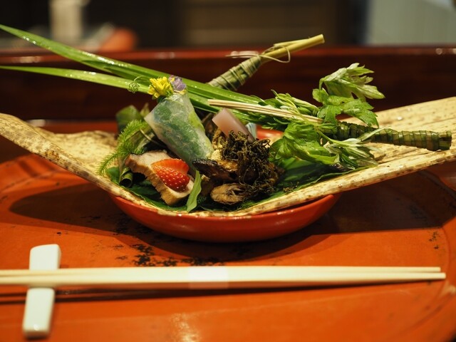 草を喰む - 京都「なかひがし」の四季【ケース付】 草をはむ: 京都なかひがしの四季 | 柏井 壽, 洋志, 管 |本