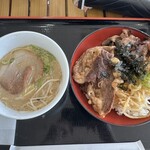 ミョンドンヤ - 料理写真:牛カルビ丼+ハーフラーメン 1180円