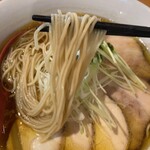 中華そば Ryo - 北海道産小麦100％のストレート細麺とスープの相性は抜群！