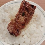 焼肉 さんすい苑 - カルビ　オン・ザ・ライス