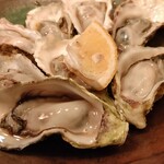 303361025 - 殻付き牡蠣ちょい蒸し