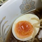 屋台風食堂24番 - 昔ながらの中華そば800円