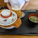 屋台風食堂24番 - わらじカツ丼900円