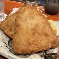 魚竹 - 厚いアジを予感させるが、衣が厚いだけ… 魚竹 - 厚いアジを予感させるが、衣が厚いだけ…