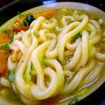 牧のうどん - 食べ出してかなり時間が経つのになかなか減りません。もうお腹いっぱいなのにまだこんなにあります（笑）