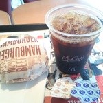 マクドナルド - ハンバーガー100円 プレミアムローストアイスコーヒーSは無料