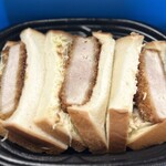 LAWSON - いつもより１切れ多いのですが、ロースカツの厚みは変わりません( b＾ｪ＾)b