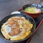 資さんうどん - カツとじ丼とミニうどんです。