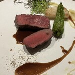 on A TABLE - 上　牛ヒレ　　　下　鹿肉