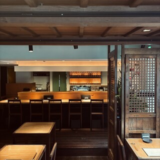 様々なシーンにぴったり◎あたたかな明かりが照らす大人の隠れ家