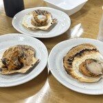市場食堂 味処たけだ   - サービスで頂いた焼きホタテ