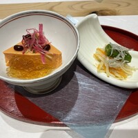 尾張 三ぶん - トマトの水無月豆腐、ジャガイモきんぴら