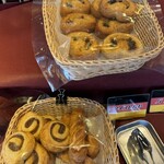 レストラン ヴァロリス - パン３種