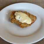 レストラン ヴァロリス - 若鶏胸肉のフリット「シュニッツェル」