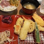 天ぷらめし 天之舞 - 明太ちくわ、いか、れんこん、オクラ、エビ、とり天