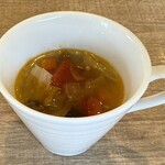 レストラン ヴァロリス - 様々なグリル野菜のブイヨンスープ