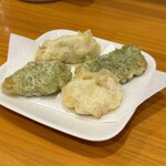 手打ちうどん 上を向いて - 