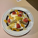 やきにくのチャンプ - デザートのミルクレープケーキ！