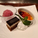 ビフテキのカワムラ - デザート（チョコアイスケーキ、カシスシャーベット、ブリュレ）