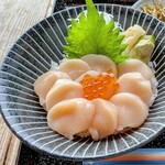 光る海 - 生ホタテ丼