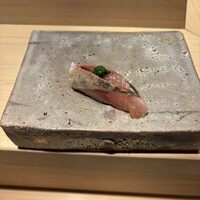 鮨 由う - 