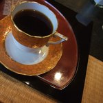 炭火焙煎珈琲 桜乃 - 畳を使用したテーブル