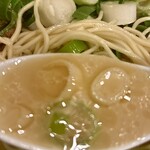 ら～めん山家 - 塩としょうゆの絶妙なブレンドスープ