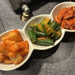 焼肉大和 - キムチ盛り合わせ？