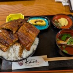 炭火焼うなぎ 東山物産 - 