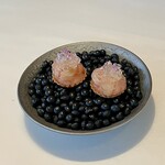 VANKA - シマエビのタルトレットとビスクスープ、10年古酒