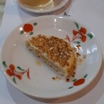 趙の飲茶 888 - 最後、一口スイーツ。この日は、中国のお菓子が２分の１