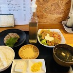 しょうえい食堂 - 千円ちょっとでなめろうと揚げ物のハイCP定食